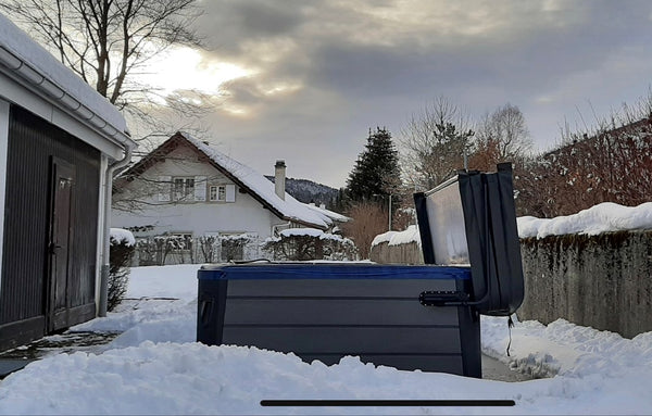 Viel Schnee auf der Whirlpool-Abdeckung – ist das schädlich?