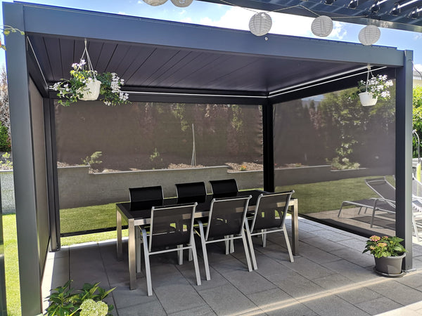 Why it is worth using a sun awning / side roller blind for the pergola!