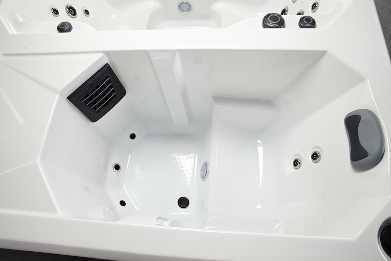 Nordiq Bain à remous Cold Plunge Toronto 2025 NOUVEAU