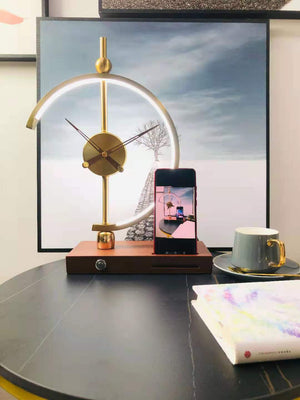 Horloge/lampe de chevet moderne avec station de recharge sans fil