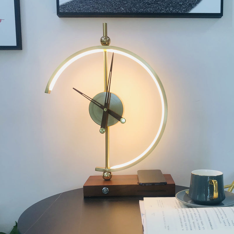 Horloge/lampe de chevet moderne avec station de recharge sans fil