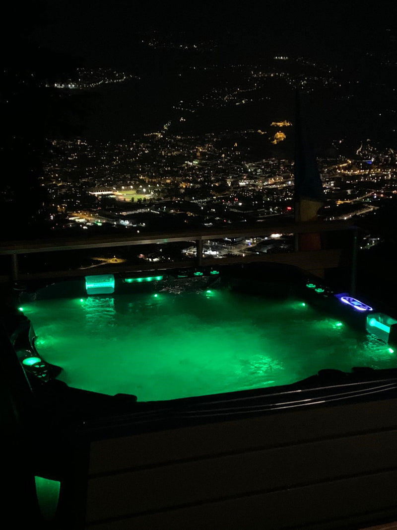 Illuminazione a idromassaggio: effetto terapeutico