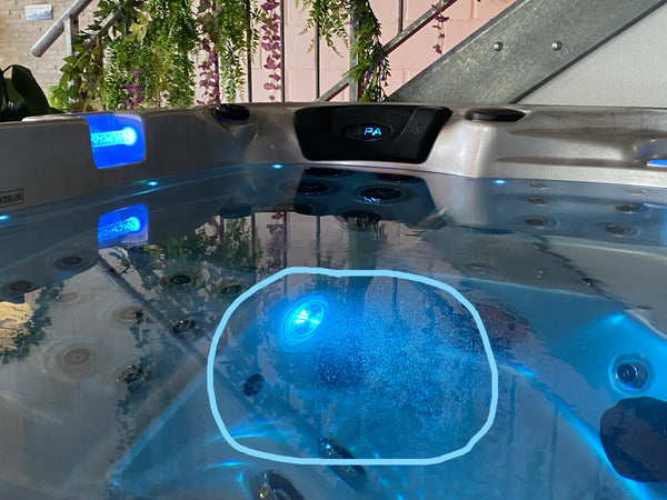 Disinfezione supplementare della vasca a idromassaggio con gas ozono