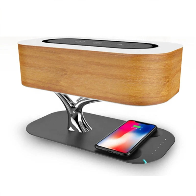 Lampada da comodino di ispirazione italiana LuceArmonia Albero con altoparlante Bluetooth e controllo touch in un ambiente accogliente