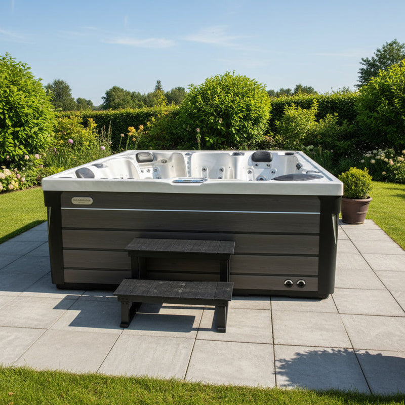 Gradini di accesso alla piscina